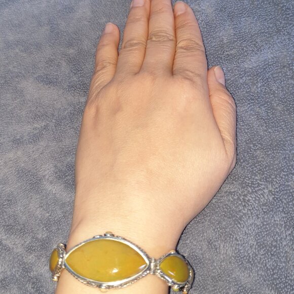 Bold Vintage Southwestern Hand Crafted Green Gaspeite 925 Silver BARSE Bracelet - Picture 12 of 17